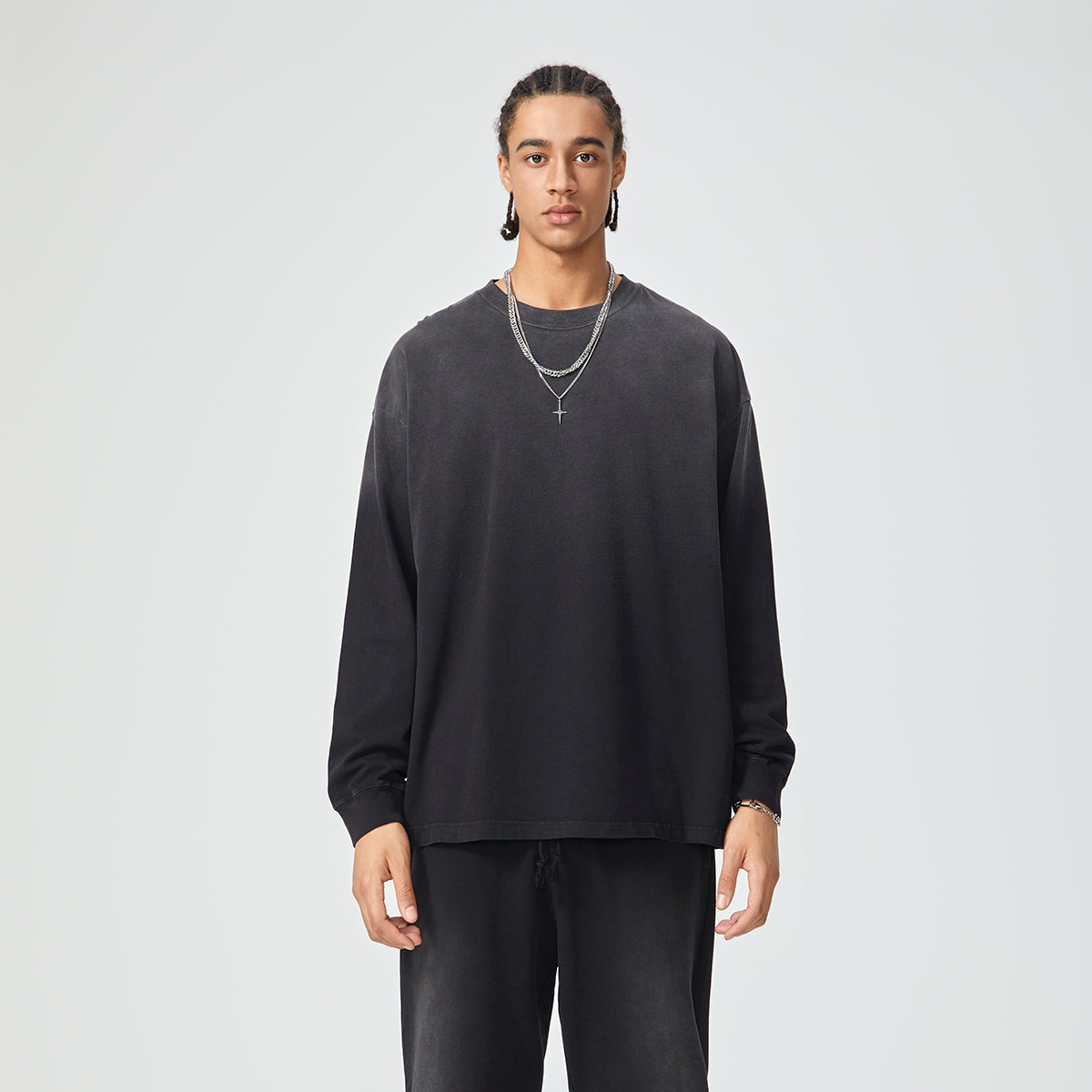 Camiseta de manga larga con lavado a la piedra y cuello redondo