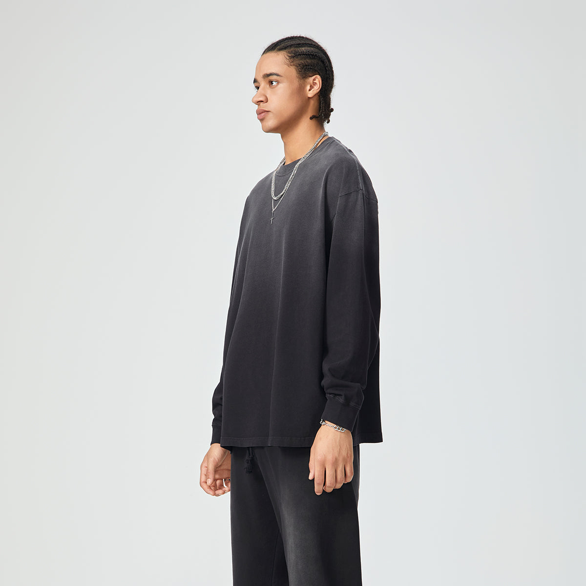 Camiseta de manga larga con lavado a la piedra y cuello redondo