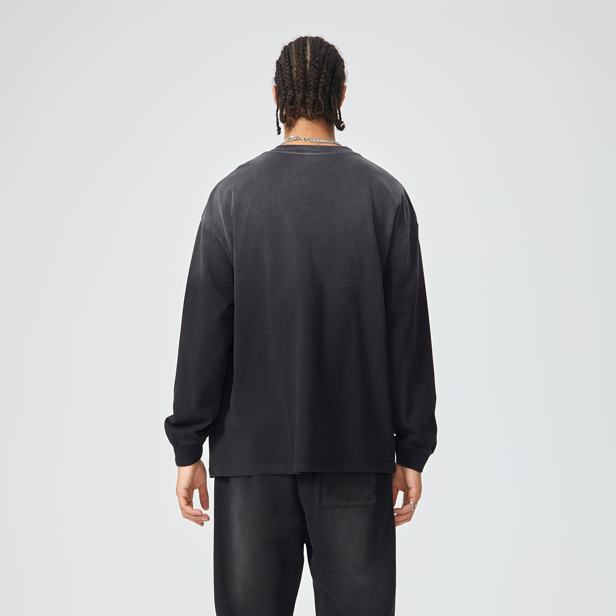 Camiseta de manga larga con lavado a la piedra y cuello redondo