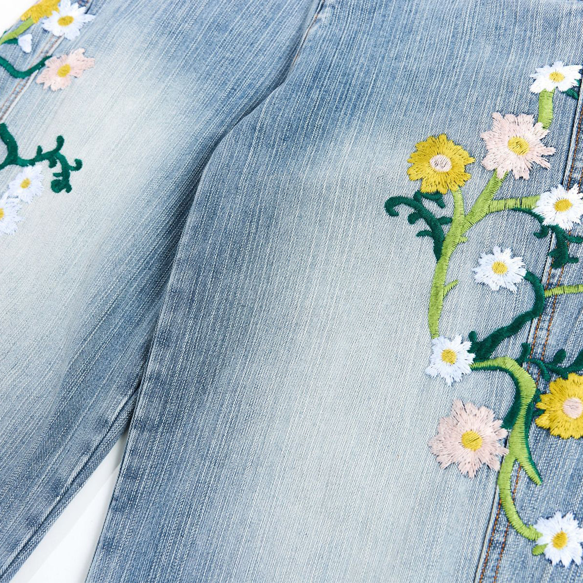 Vintage Slub Embroidered Curved Blade Relaxed Jeans