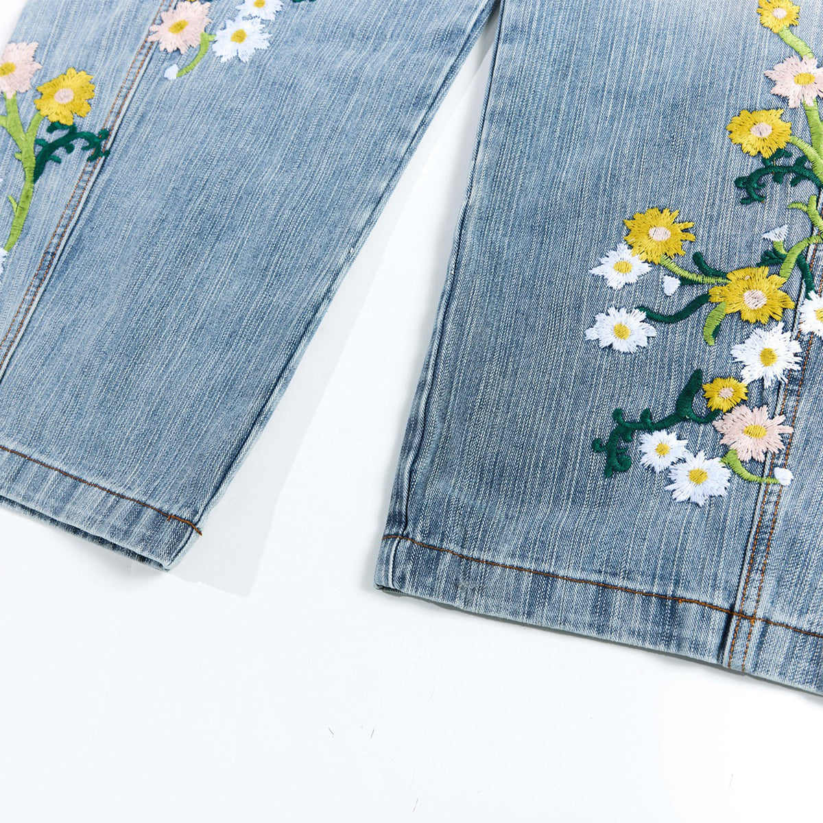 Vintage Slub Embroidered Curved Blade Relaxed Jeans