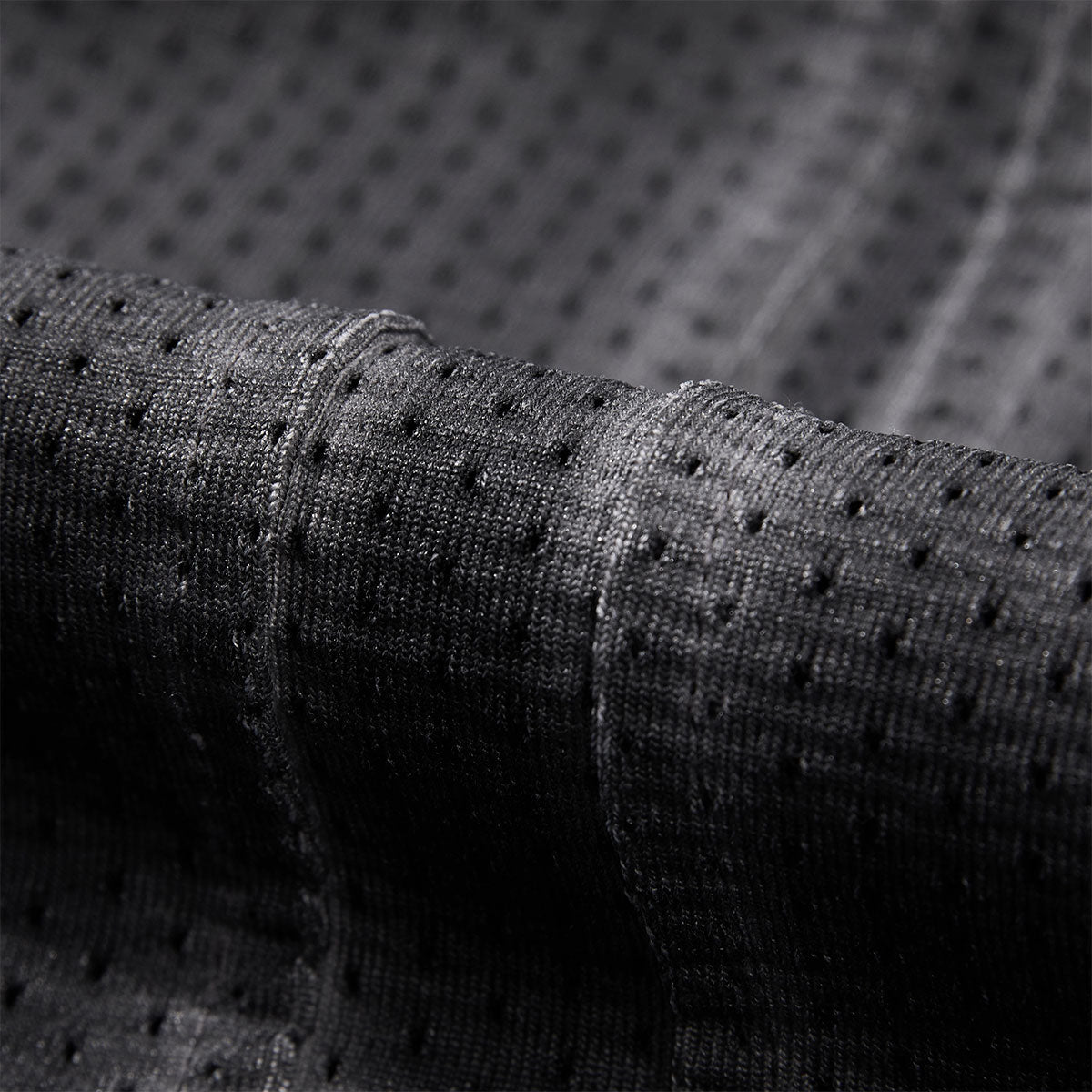 Breathable Mesh Athletic Elastic Waist Training Shorts