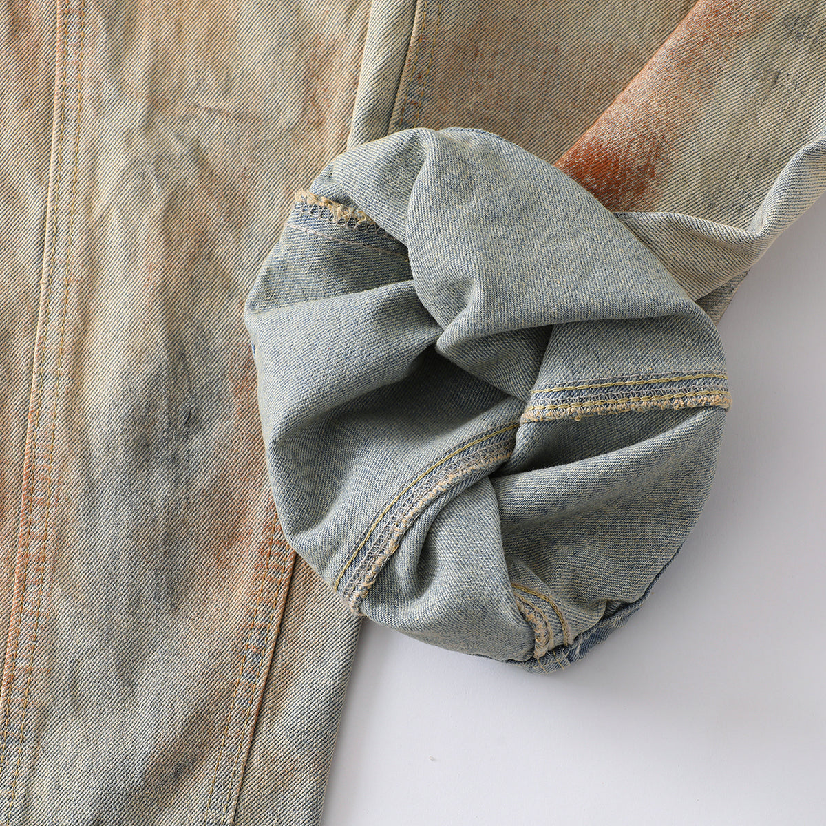 Muddy Wash Panel Stitching Barrel-Leg Jeans