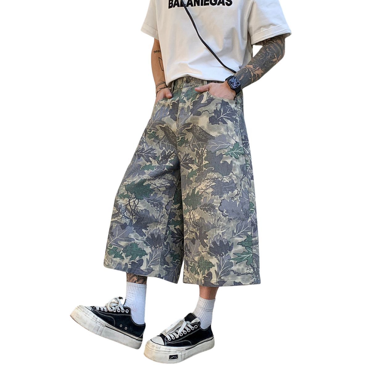 Camo Print Relaxed Fit Denim Capri Shorts