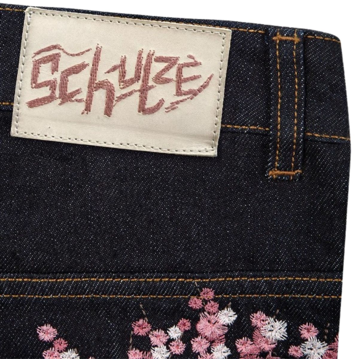 Plum Blossom Embroidery Relaxed Fit Jeans