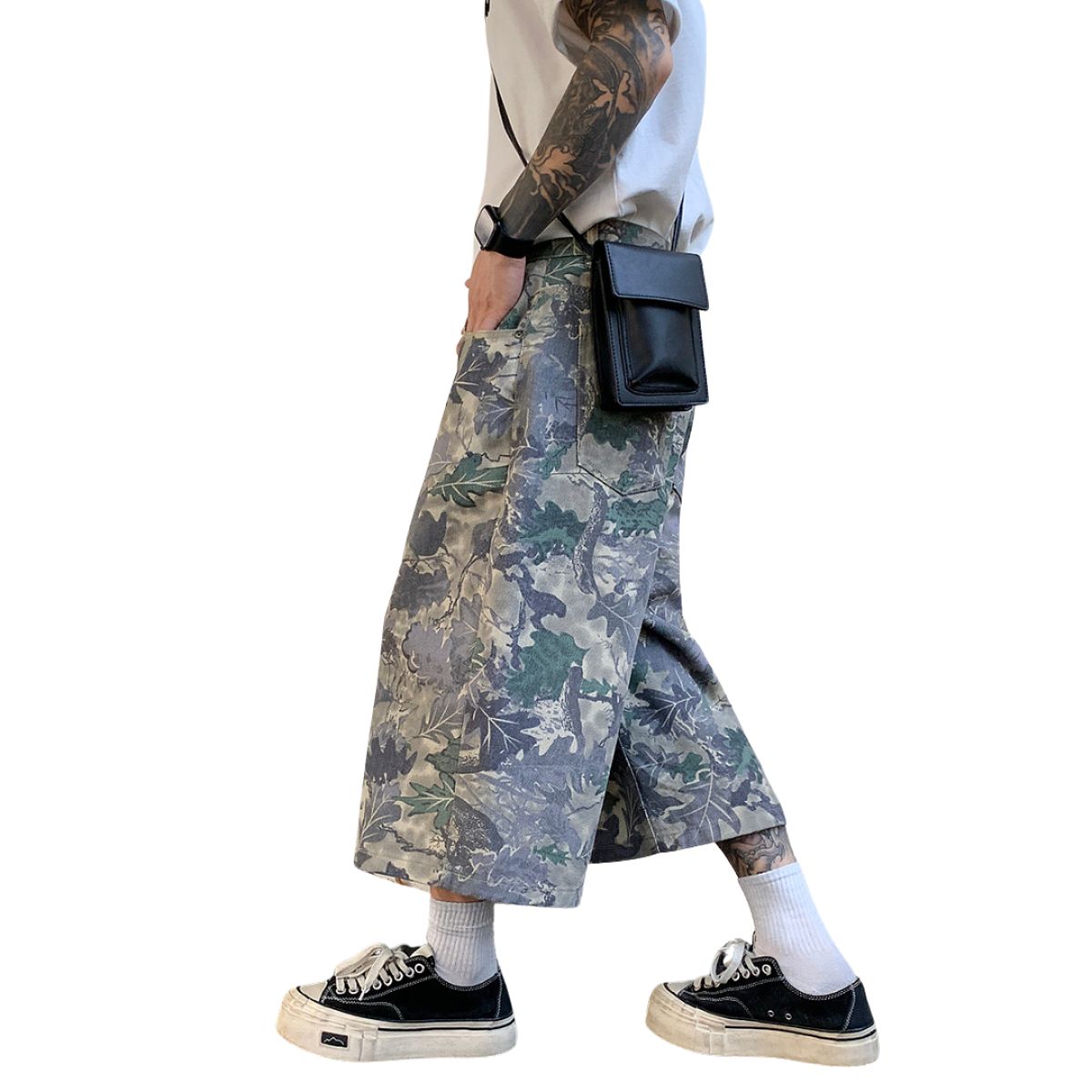 Camo Print Relaxed Fit Denim Capri Shorts