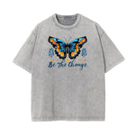 Camiseta con estampado de mariposa descolorida y lavada
