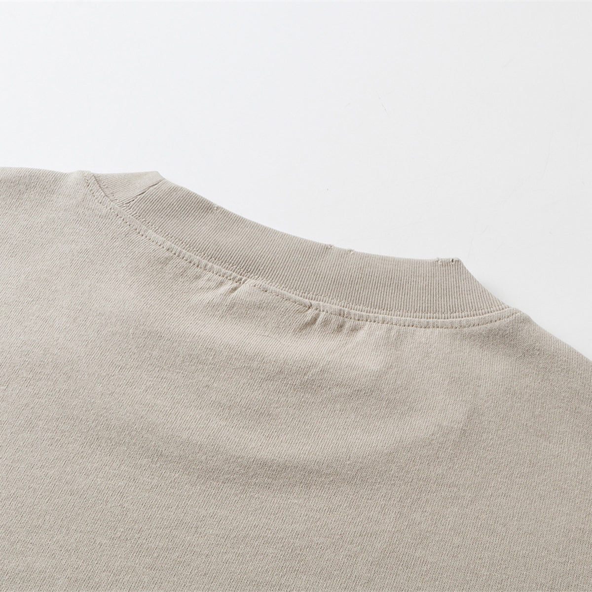 Washed Raw-Edge Pocket Clean Fit Crew Neck Tee