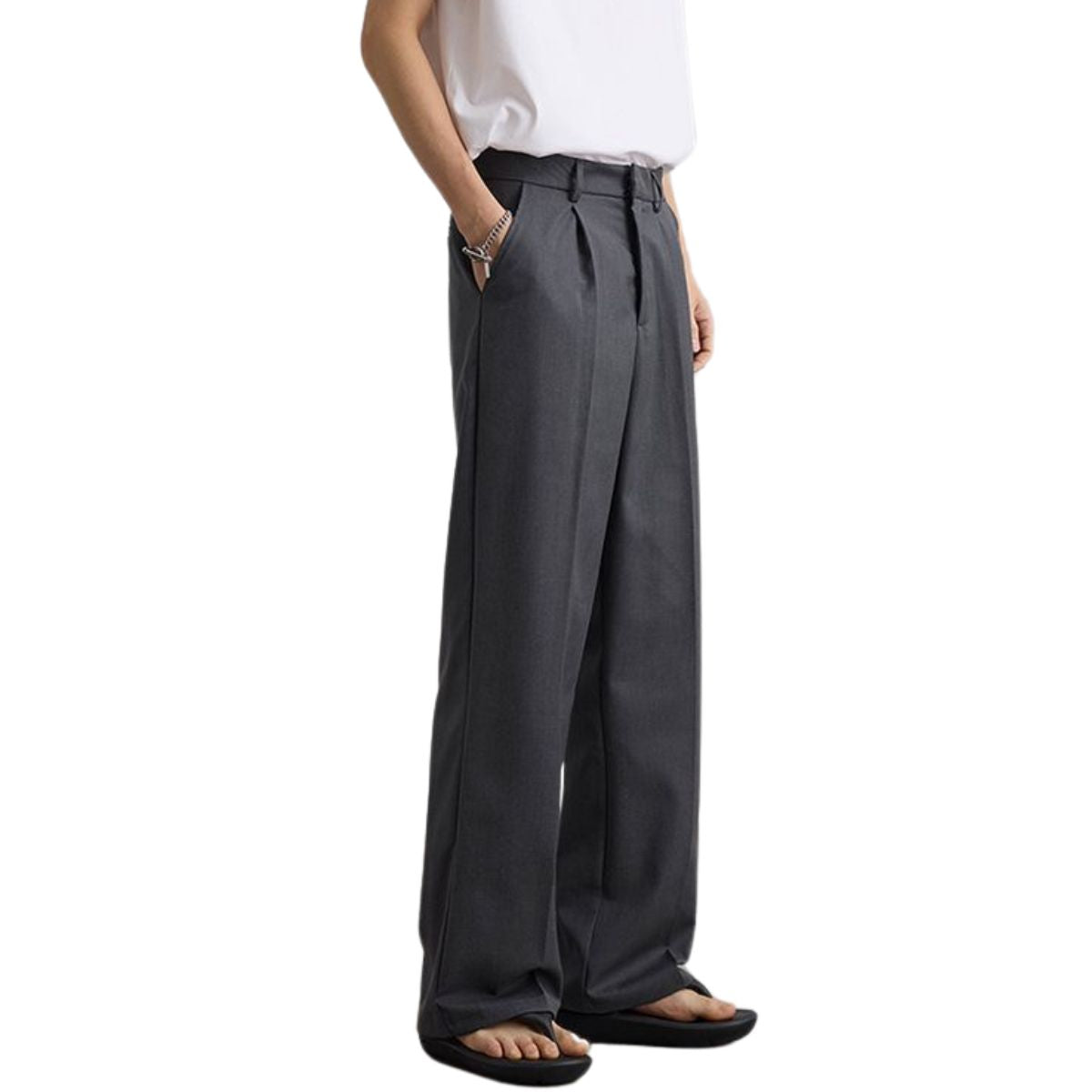 Solid-Color Single Pleat Trousers