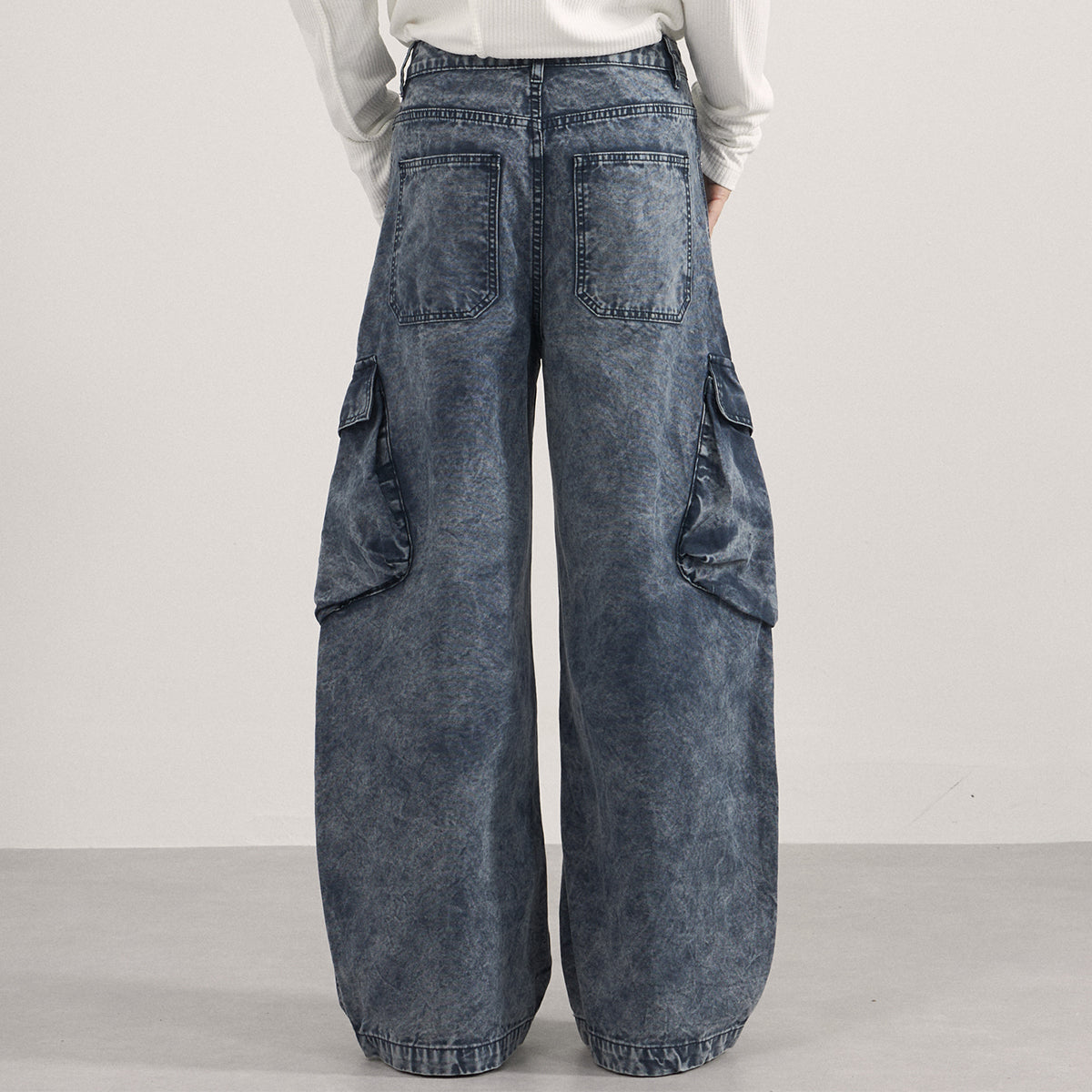 Distressed Wide Leg Cargo Pants