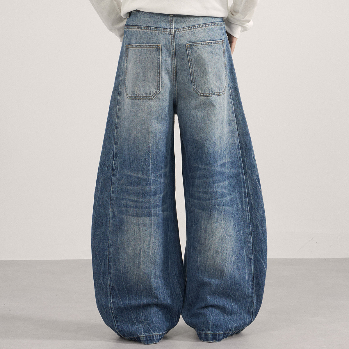 Loose Pleated Wide Leg Scimitar Jeans