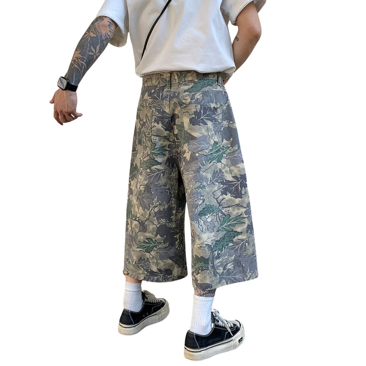 Camo Print Relaxed Fit Denim Capri Shorts