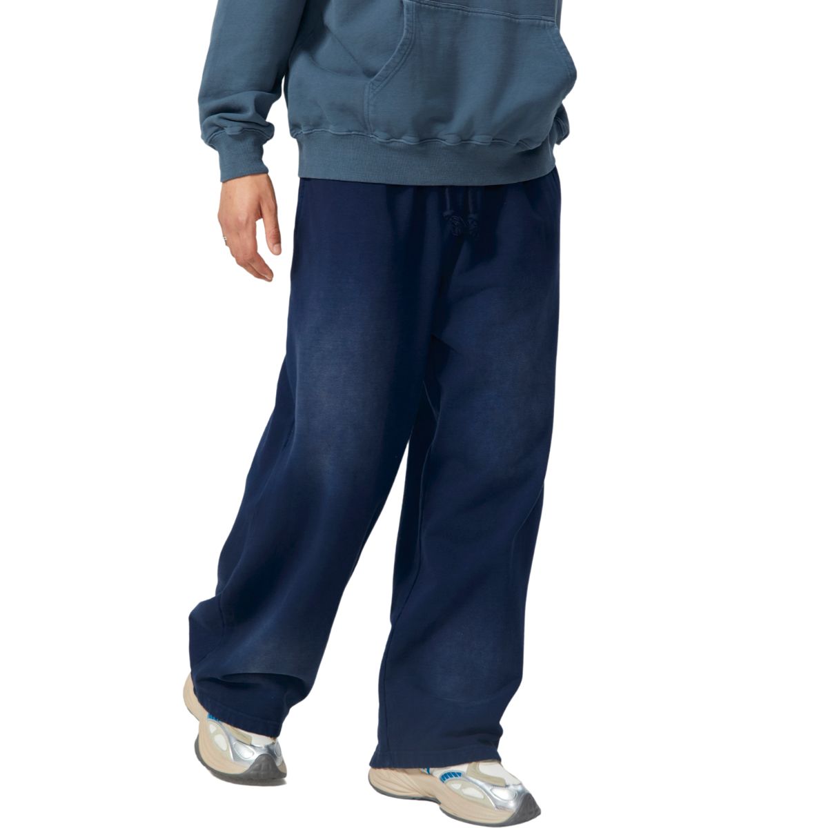 Pantalones deportivos holgados con lavado a la piedra