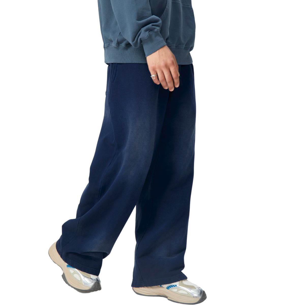 Pantalones deportivos holgados con lavado a la piedra