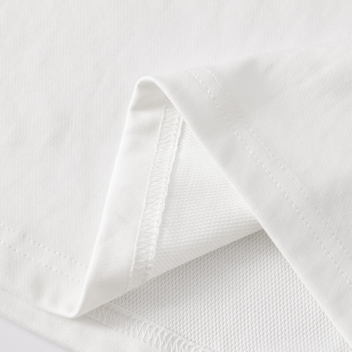 Curved Side Splice Contrast Panel Graphic Tee