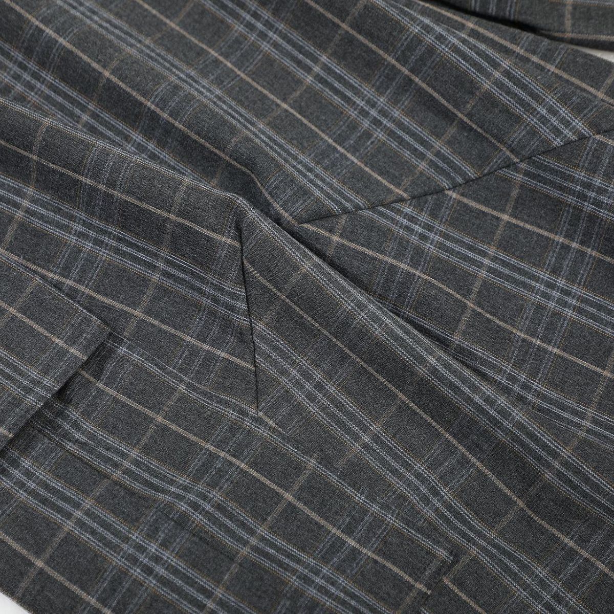 Plaid Multi-Pocket Cropped Cargo Shorts
