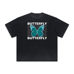 Camiseta con gráfico de mariposa desgastada