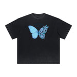 Camiseta con gráfico de mariposa desgastada