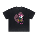 Camiseta con gráfico de mariposa desgastada