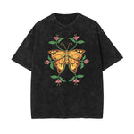 Camiseta con estampado de mariposas y lavado a la piedra